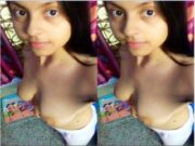 Cute Desi girl Shows Her Boobs