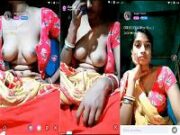 Desi Bhabhi Shows her Boobs