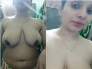 Desi Bhabhi Shows Her Boobs