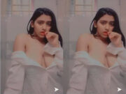 Sexy Desi Girl Shows Nude Body and bathing part 2