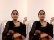 SEXY NRI GIRL SHOWS HER BOOBS AND PUSSY